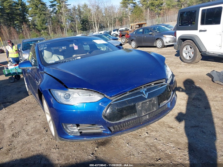 2016 Tesla Model S 60D/70D/75D/85D/90D VIN: 5YJSA1E27GF123893 Lot: 43739843