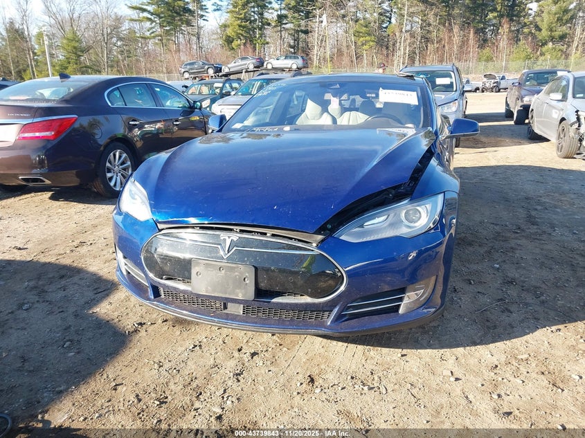 2016 Tesla Model S 60D/70D/75D/85D/90D VIN: 5YJSA1E27GF123893 Lot: 43739843