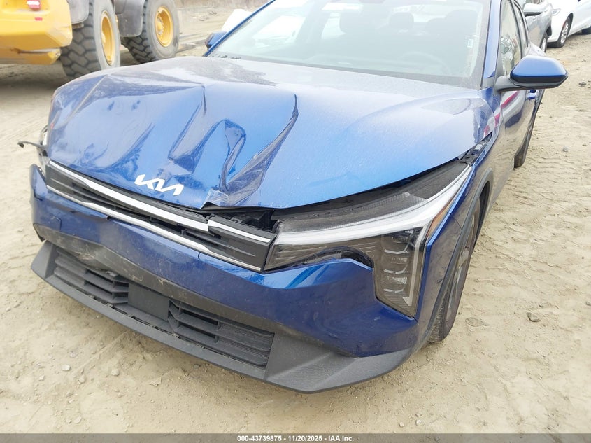 2025 Kia K4 Lxs VIN: 3KPFT4DE8SE038066 Lot: 43739875