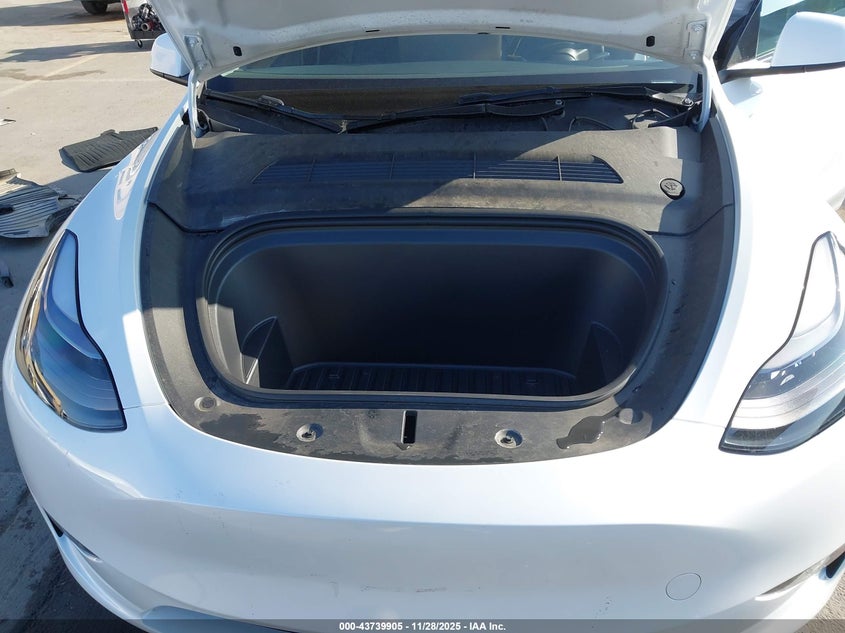 2023 Tesla Model Y Awd/Long Range Dual Motor All-Wheel Drive VIN: 7SAYGDEEXPF959687 Lot: 43739905