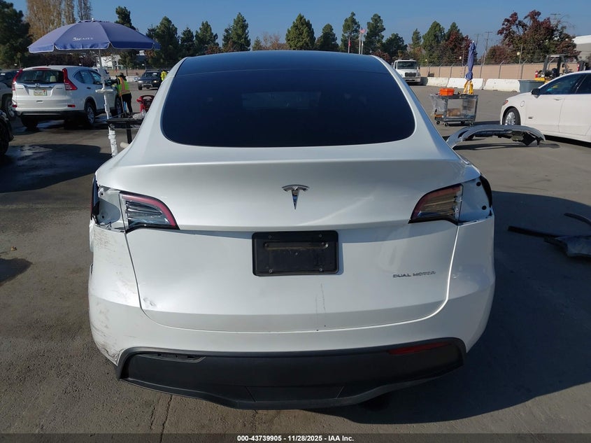 2023 Tesla Model Y Awd/Long Range Dual Motor All-Wheel Drive VIN: 7SAYGDEEXPF959687 Lot: 43739905