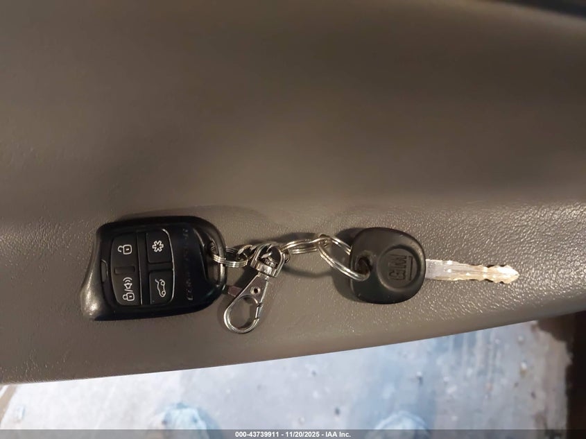 2007 Saturn Vue V6 VIN: 5GZCZ53407S823877 Lot: 43739911