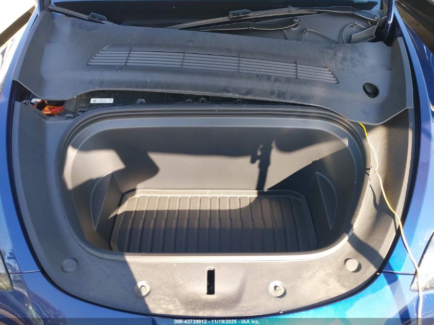 2025 Tesla Model Y Long Range Dual Motor All-Wheel Drive VIN: 7SAYGDEE1SF284997 Lot: 43739912