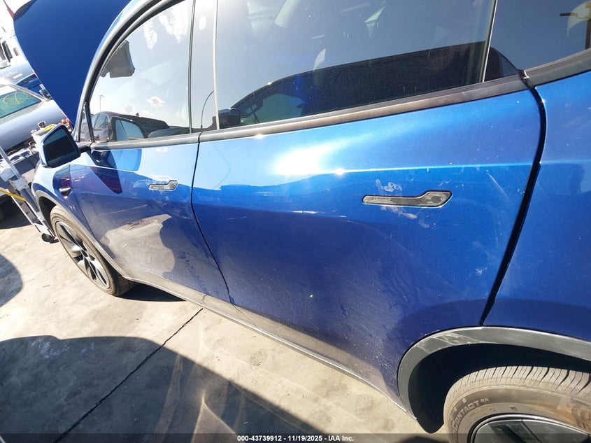 2025 Tesla Model Y Long Range Dual Motor All-Wheel Drive VIN: 7SAYGDEE1SF284997 Lot: 43739912
