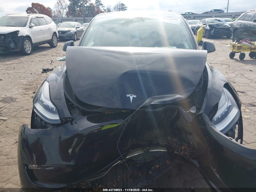 2021 Tesla Model Y Long Range Dual Motor All-Wheel Drive VIN: 5YJYGDEE4MF118554 Lot: 43739923