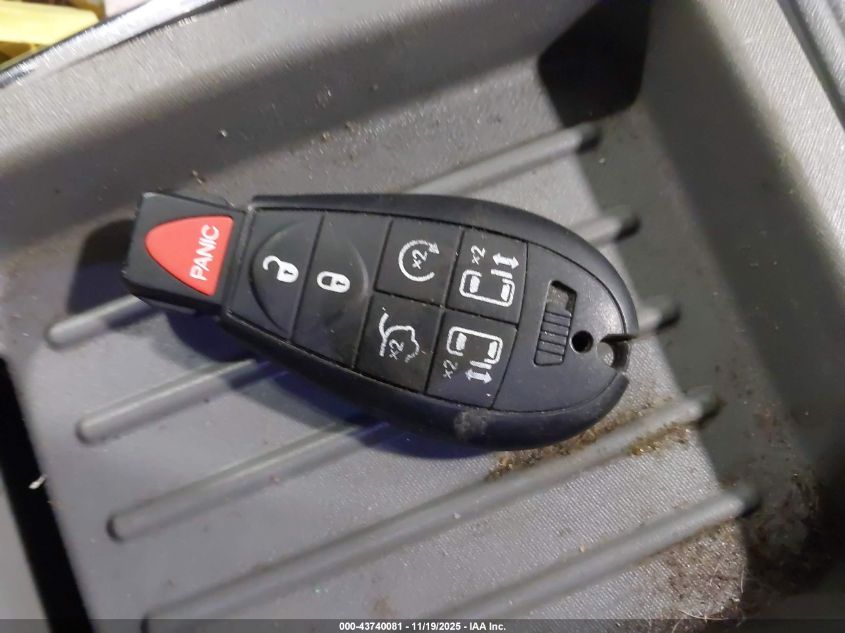 2008 Chrysler Town & Country Touring VIN: 2A8HR54P78R771255 Lot: 43740081