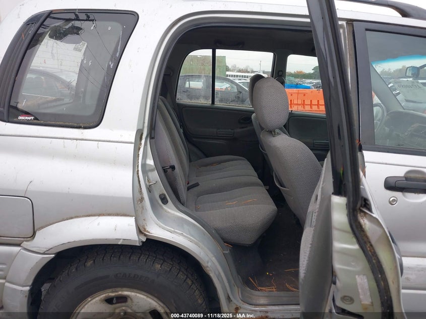 2000 Suzuki Grand Vitara Jlx/Jlx+/Limited VIN: JS3TD62V2Y4125746 Lot: 43740089