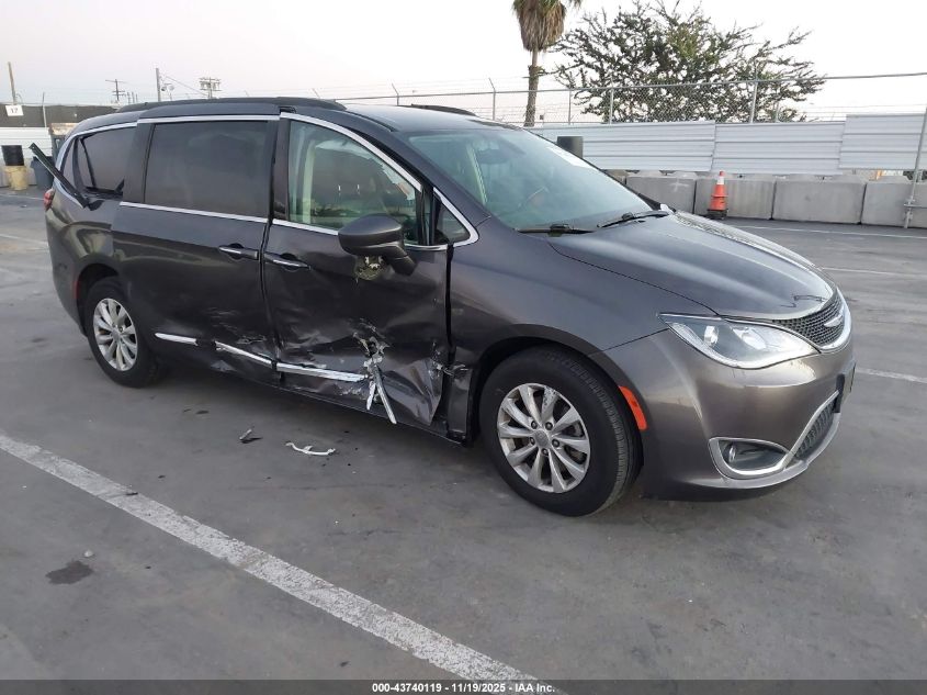 CHRYSLER PACIFICA TOURING-L