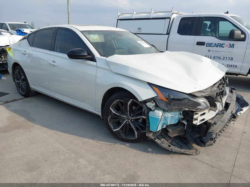 NISSAN ALTIMA SR FWD