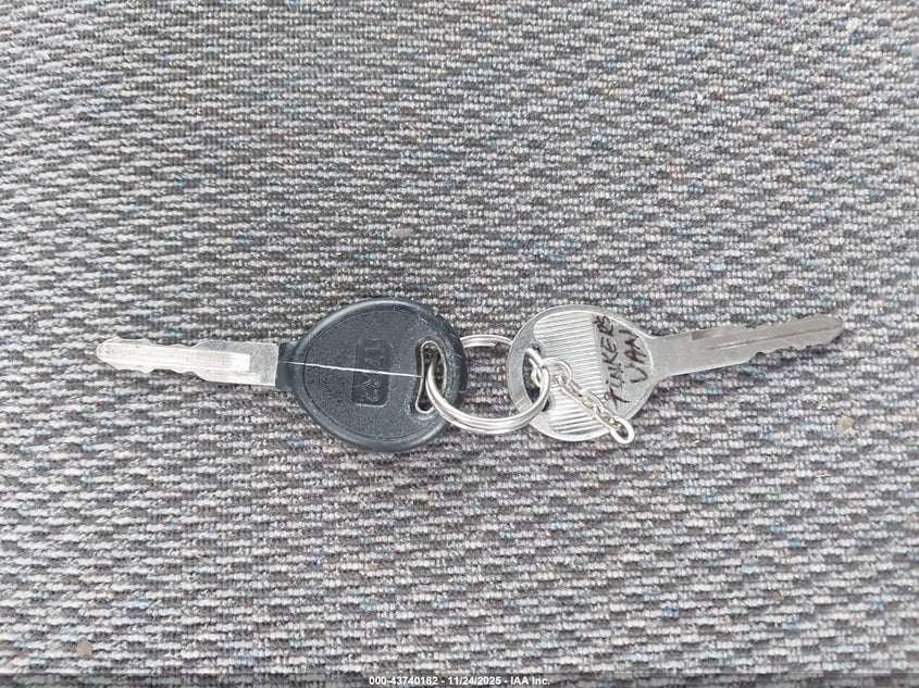 1997 Dodge Caravan VIN: 2B4FP25B6VR102831 Lot: 43740182