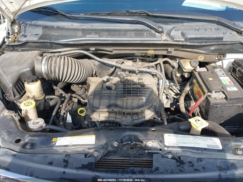 2011 Chrysler Town & Country Touring-L VIN: 2A4RR8DG4BR690051 Lot: 43740203