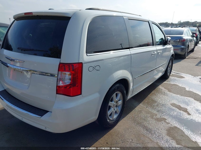 2011 Chrysler Town & Country Touring-L VIN: 2A4RR8DG4BR690051 Lot: 43740203