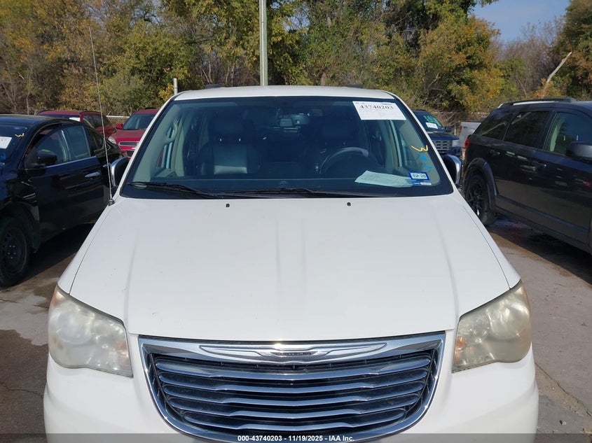 2011 Chrysler Town & Country Touring-L VIN: 2A4RR8DG4BR690051 Lot: 43740203