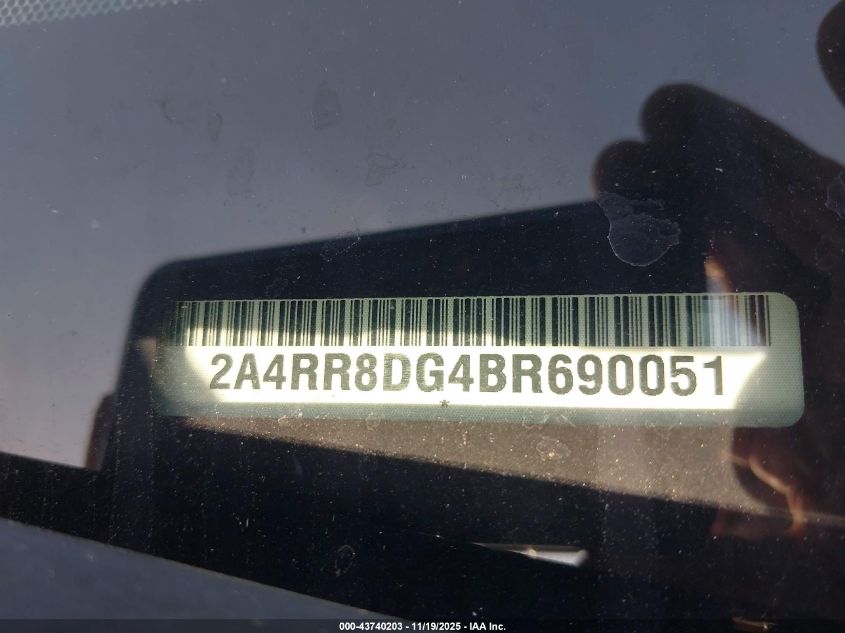 2011 Chrysler Town & Country Touring-L VIN: 2A4RR8DG4BR690051 Lot: 43740203