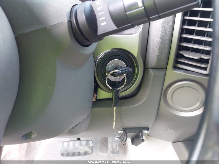 2004 Nissan Titan Se VIN: 1N6AA06A14N539878 Lot: 43740221