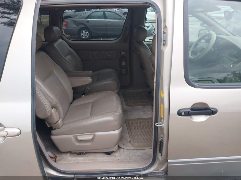 2001 Toyota Sienna Xle VIN: 4T3ZF13C71U386169 Lot: 43740248