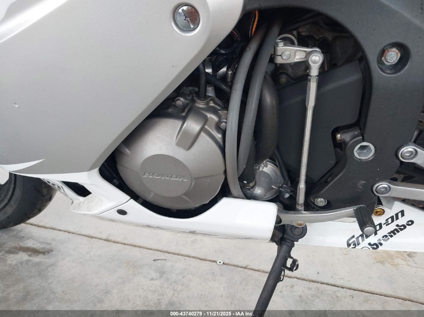 2003 Honda Cbr600 Rr VIN: JH2PC37063M000554 Lot: 43740279