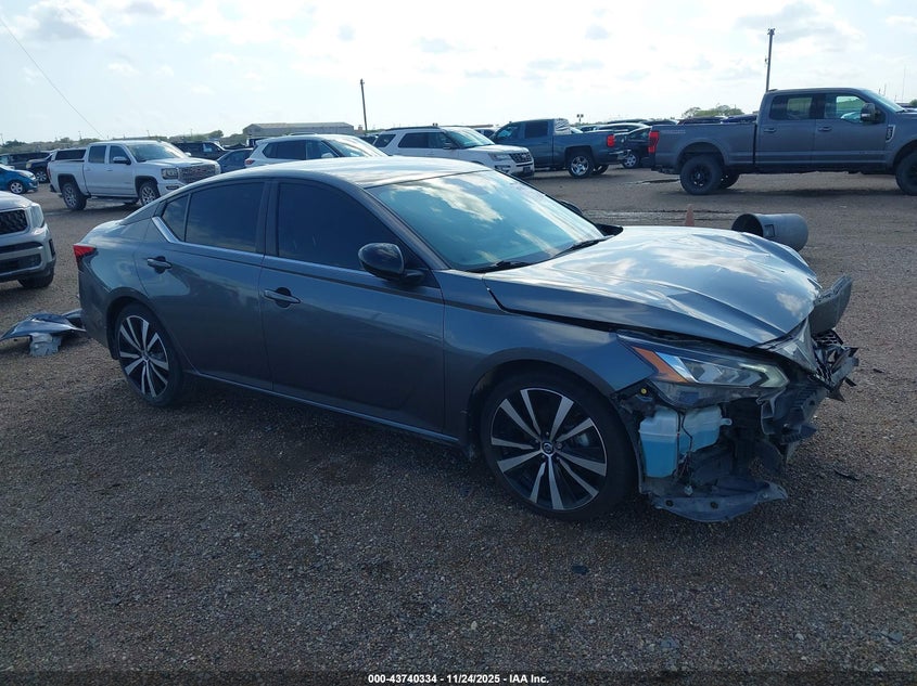 NISSAN ALTIMA SR FWD