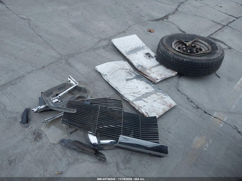 2001 Ford F-250 Lariat/Xl/Xlt VIN: 1FTNX20F21ED51885 Lot: 43740342