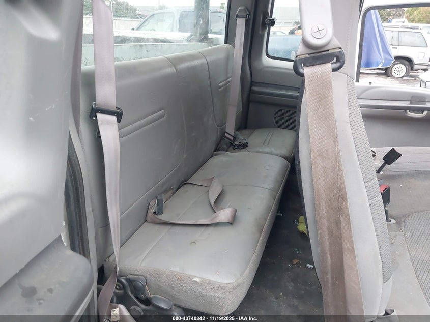 2001 Ford F-250 Lariat/Xl/Xlt VIN: 1FTNX20F21ED51885 Lot: 43740342