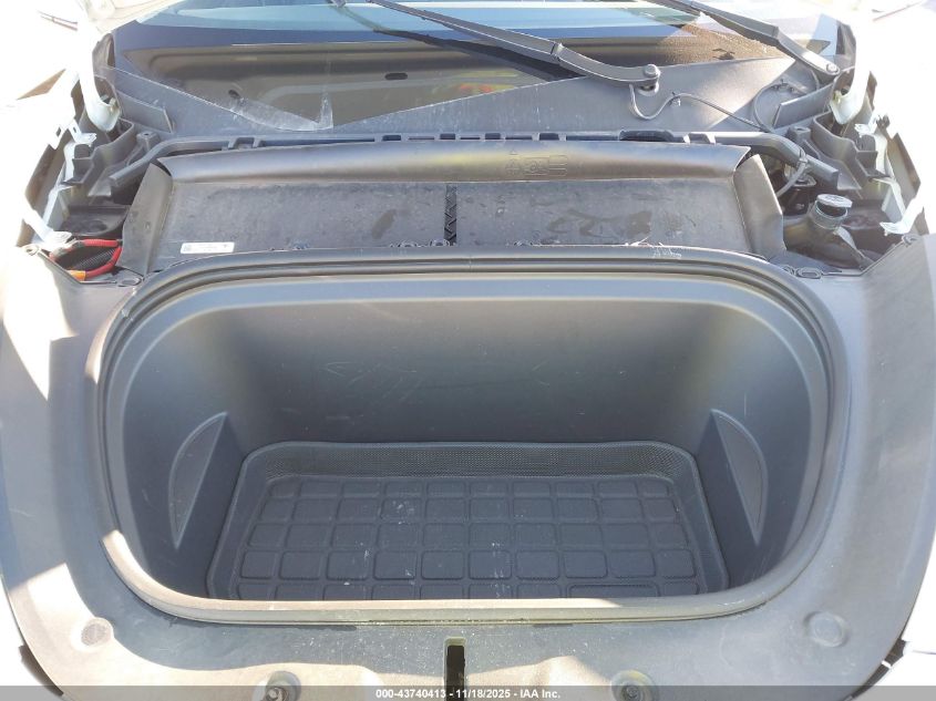 2022 Tesla Model Y Long Range Dual Motor All-Wheel Drive VIN: 7SAYGDEE1NF434806 Lot: 43740413