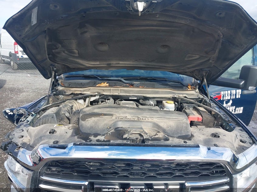 2022 Ram 3500 Tradesman 4X2 8' Box VIN: 3C63RPGL1NG267315 Lot: 43740439