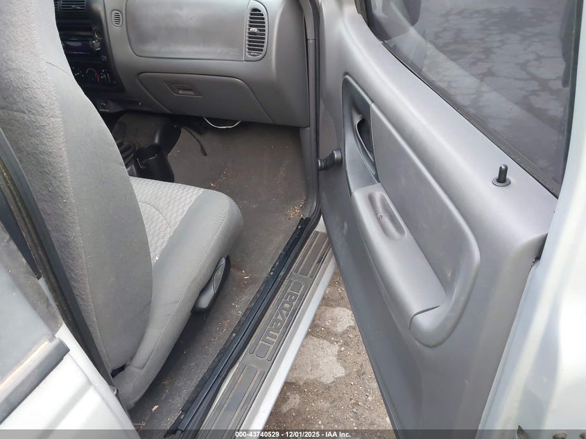 4F4YR17E23TM19235 2003 MAZDA B-SERIES photo no. 5