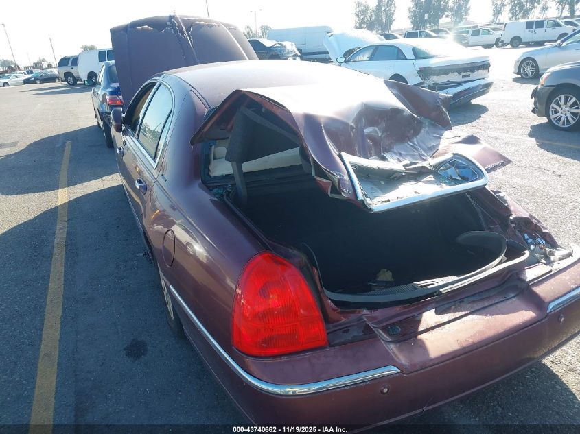 2004 Lincoln Town Car Signature VIN: 1LNHM81W64Y619231 Lot: 43740662