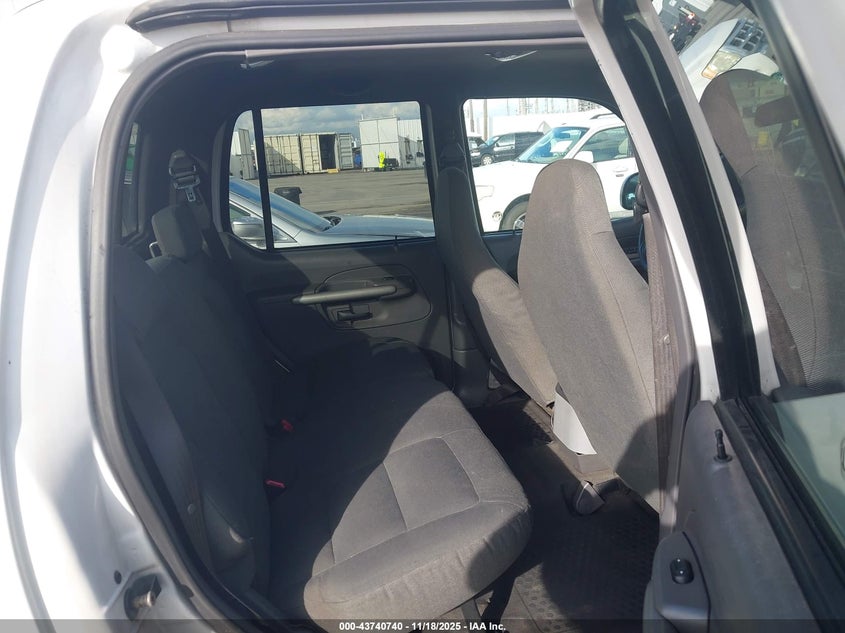 2001 Ford Explorer Sport Trac VIN: 1FMZU67E41UC08243 Lot: 43740740