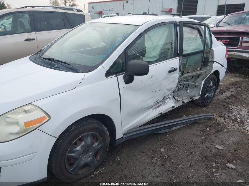 2008 Nissan Versa 1.8S VIN: 3N1BC11E48L447058 Lot: 43740748