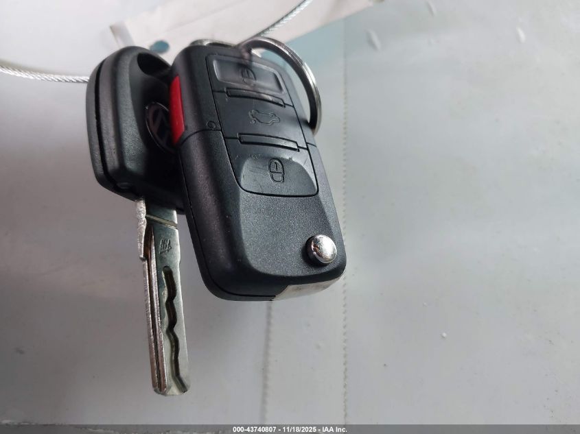 2003 Volkswagen New Beetle Gls 1.8T VIN: 3VWCD21Y53M327073 Lot: 43740807