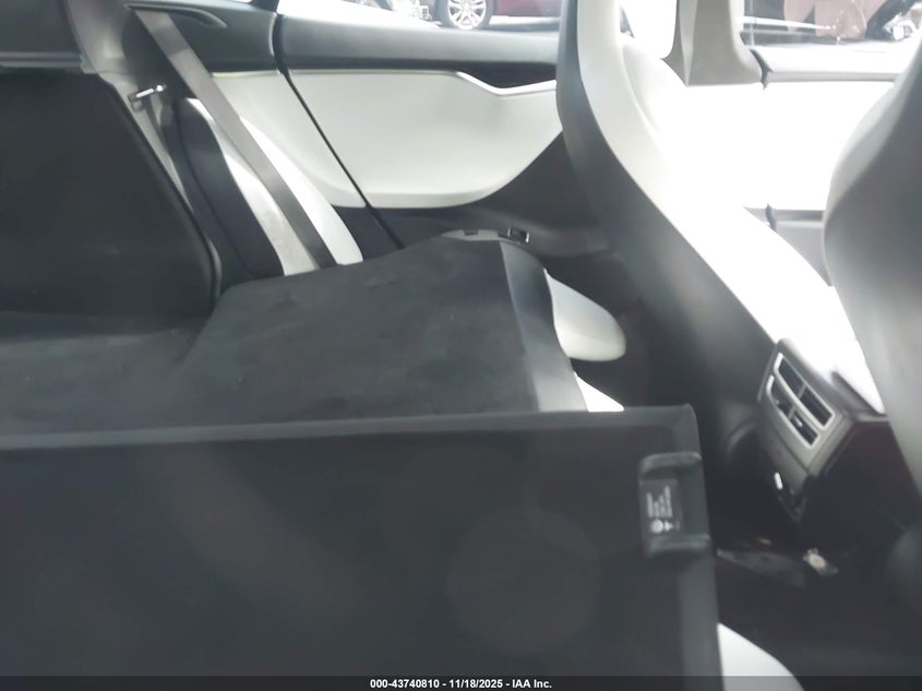 2017 Tesla Model S 60/75 VIN: 5YJSA1E10HF193356 Lot: 43740810
