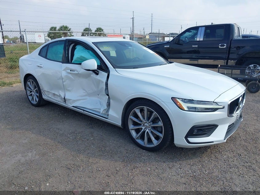 VOLVO S60 T6 MOMENTUM