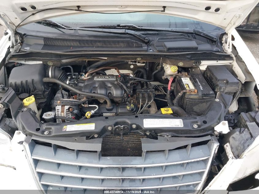 2010 Chrysler Town & Country Touring VIN: 2A4RR5D14AR249061 Lot: 43740914