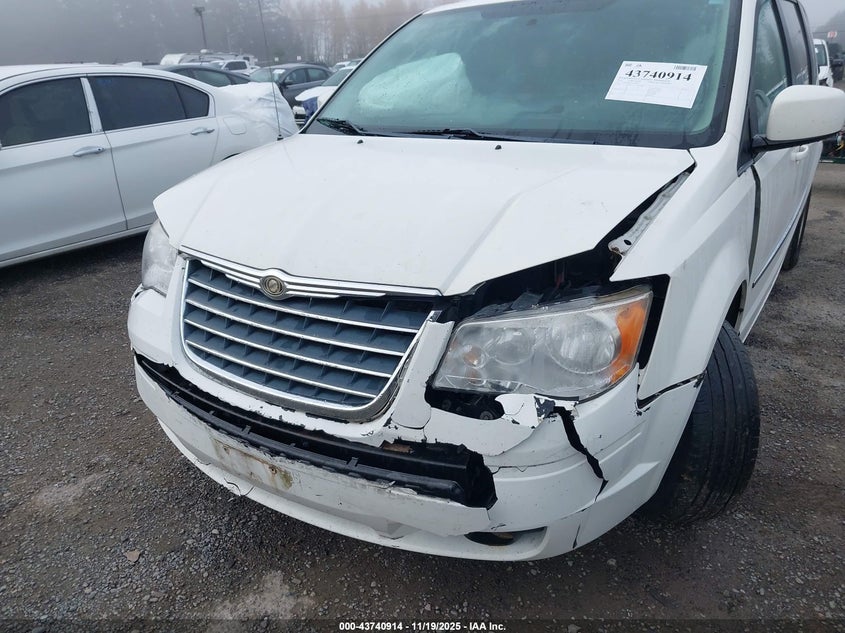 2010 Chrysler Town & Country Touring VIN: 2A4RR5D14AR249061 Lot: 43740914
