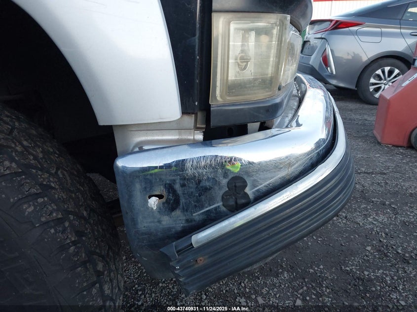 1995 Chevrolet Suburban K1500 VIN: 1GNFK16K3SJ394343 Lot: 43740931