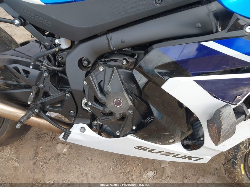 2025 Suzuki Gsx-R1000 R VIN: JS1DM11H4S7100705 Lot: 43740942