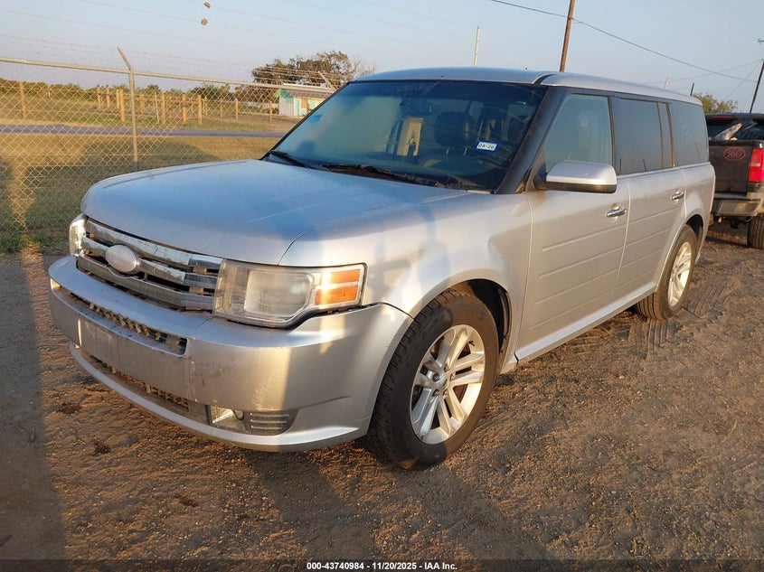 2FMGK5CC6CBD21230 2012 FORD FLEX photo no. 2