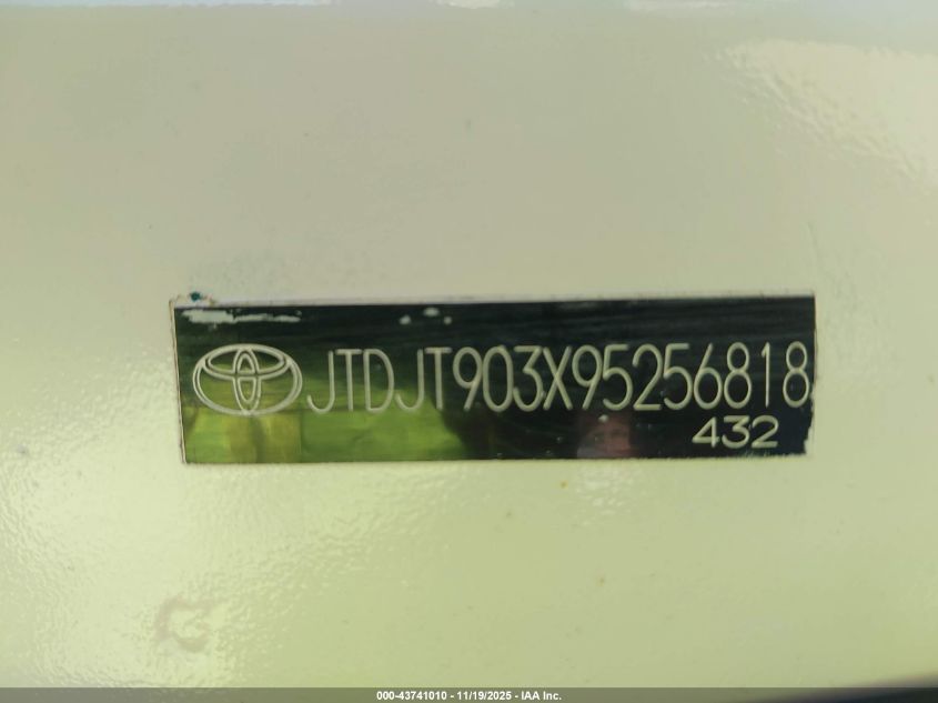 2008 Toyota Yaris VIN: JTDJT923X85213981 Lot: 43741010