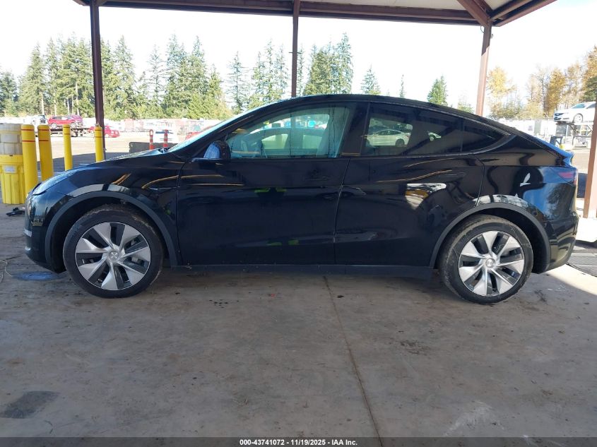 2023 Tesla Model Y Awd/Long Range Dual Motor All-Wheel Drive VIN: 7SAYGDEE3PF624982 Lot: 43741072