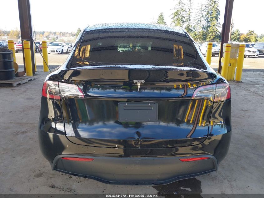 2023 Tesla Model Y Awd/Long Range Dual Motor All-Wheel Drive VIN: 7SAYGDEE3PF624982 Lot: 43741072