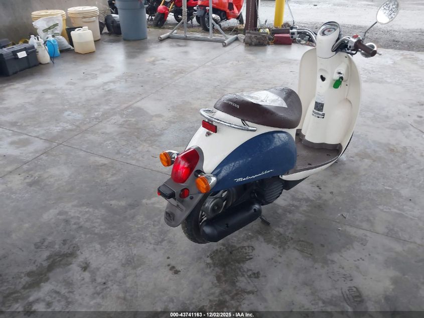 JH2AF60052K001651 2002 HONDA CHF photo no. 4