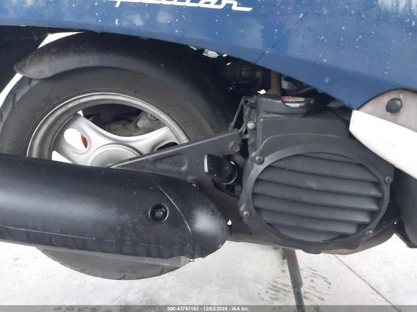 JH2AF60052K001651 2002 HONDA CHF photo no. 8