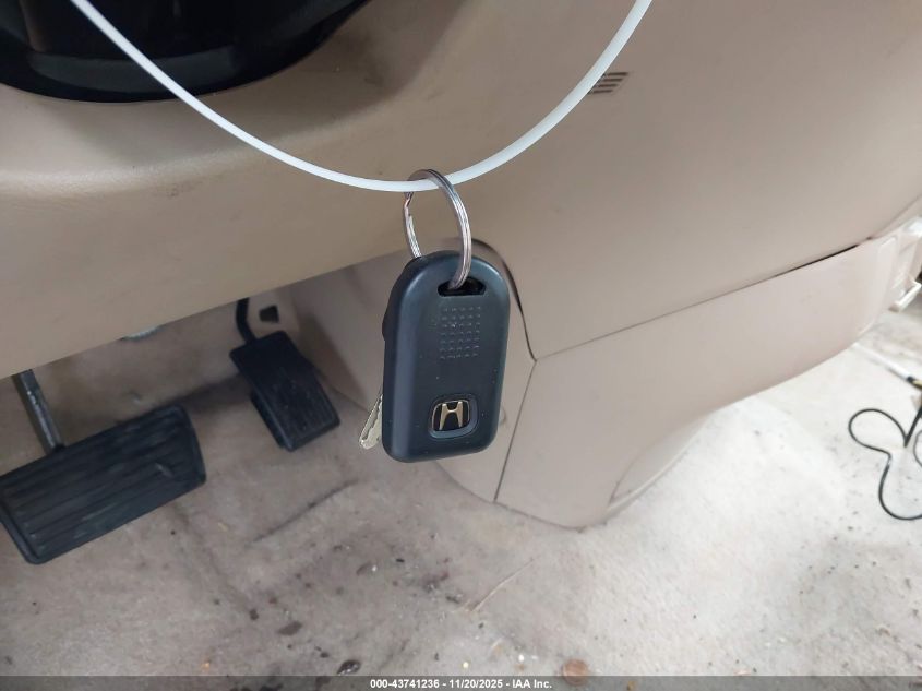 2005 Honda Odyssey Ex VIN: 5FNRL38435B413031 Lot: 43741236