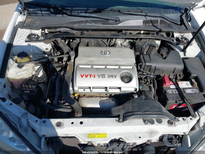 2005 Toyota Camry Xle V6 VIN: 4T1BF30K45U611834 Lot: 43741275