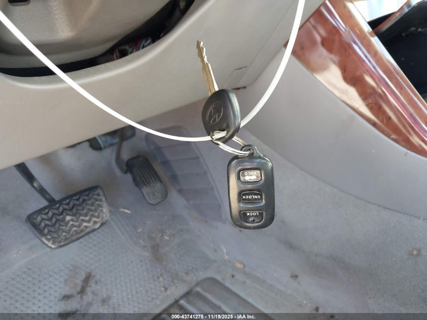 2005 Toyota Camry Xle V6 VIN: 4T1BF30K45U611834 Lot: 43741275