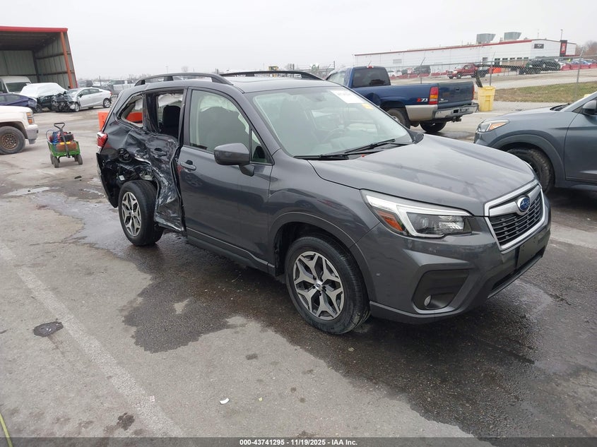 SUBARU FORESTER PREMIUM