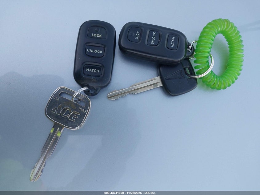 2004 Pontiac Vibe VIN: 5Y2SL62864Z411720 Lot: 43741300