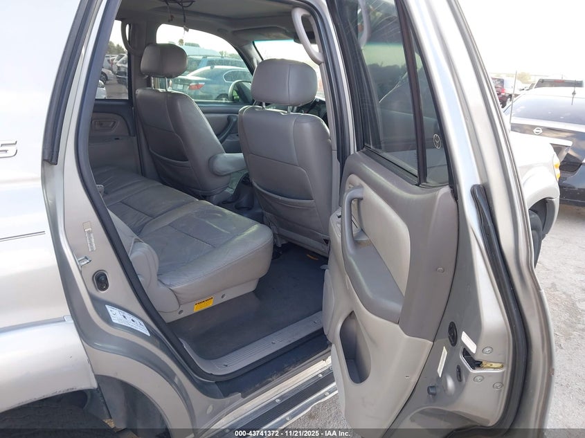 2003 Toyota Sequoia Sr5 V8 VIN: 5TDZT34A93S195469 Lot: 43741372