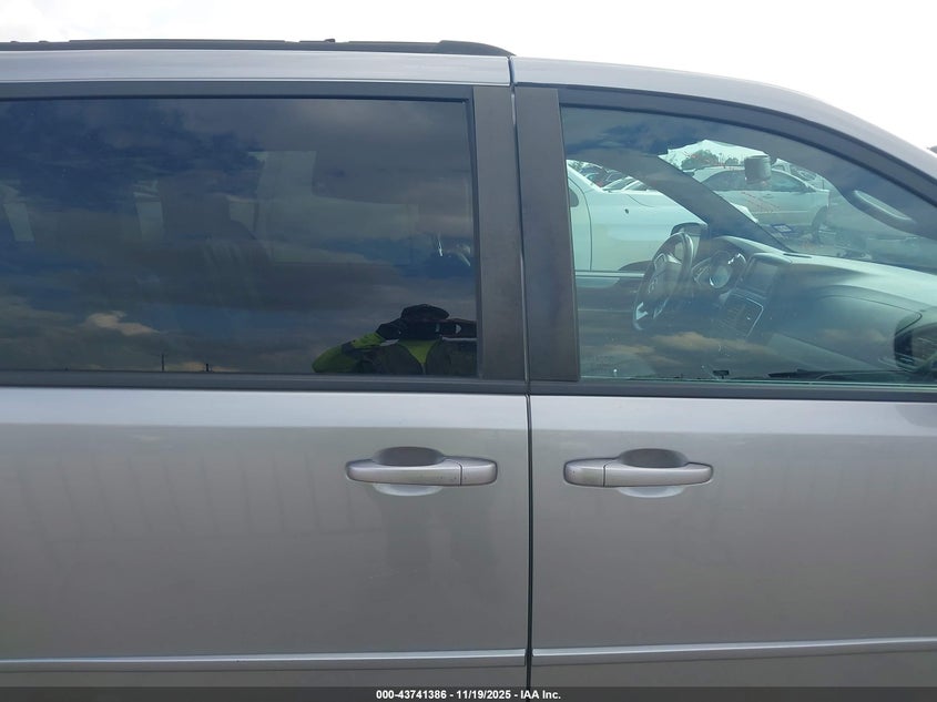 2017 Dodge Grand Caravan Gt VIN: 2C4RDGEG8HR825375 Lot: 43741386